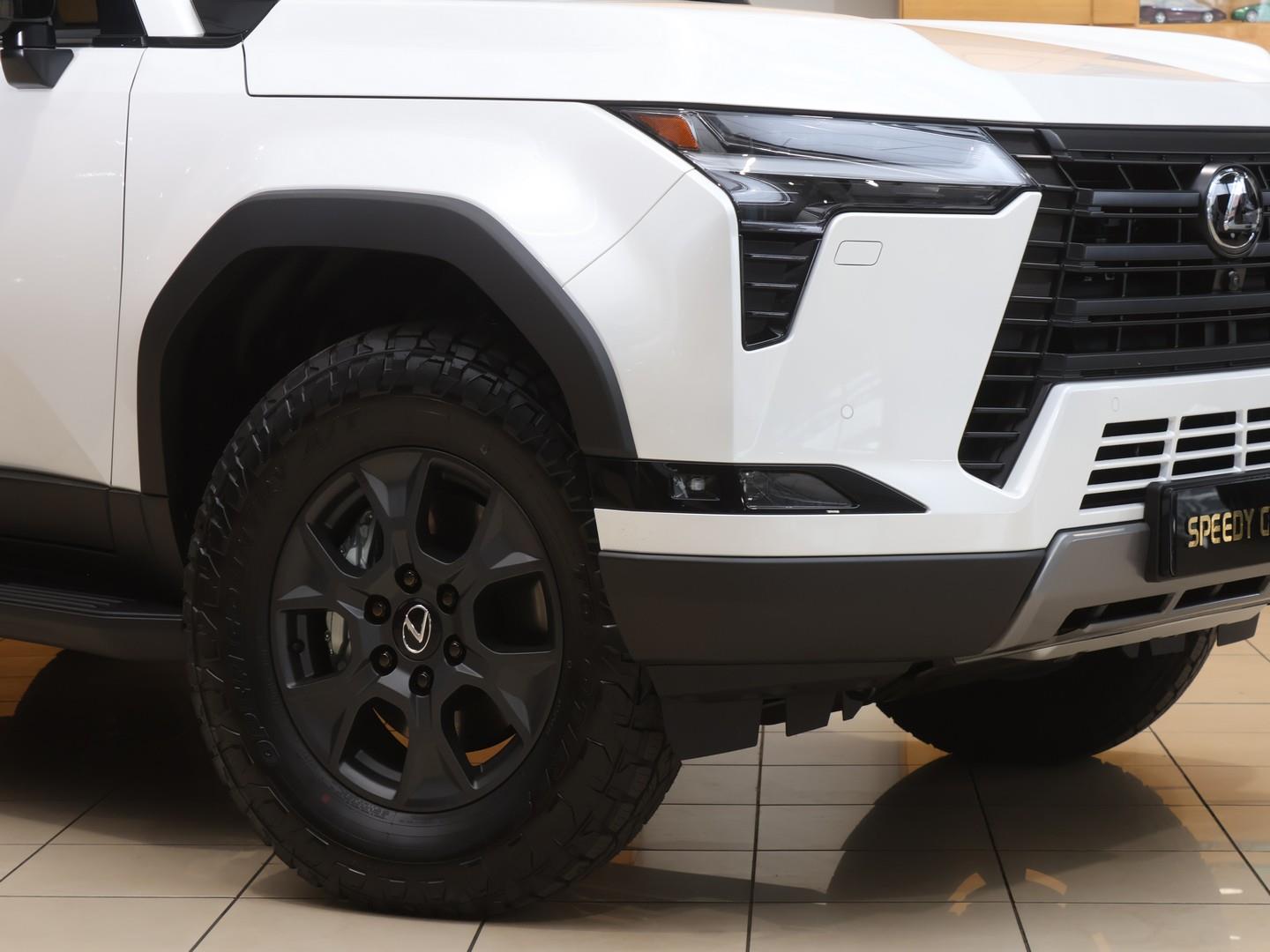 2026 Lexus GX 550 Overtrail image 2