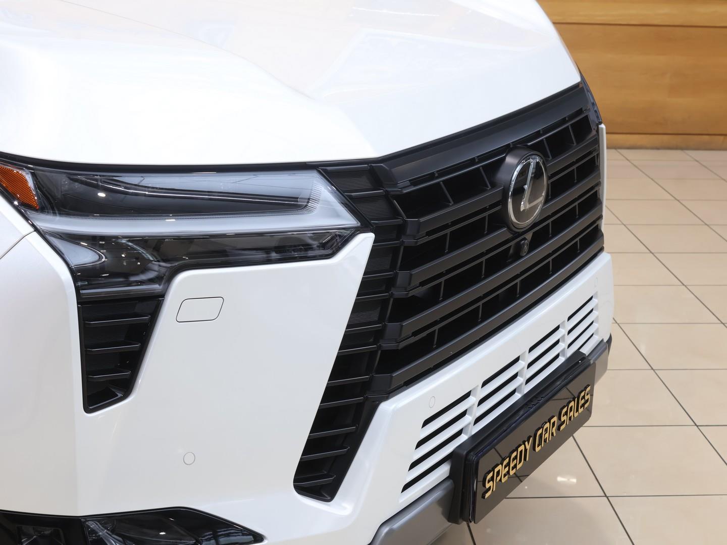 2026 Lexus GX 550 Overtrail image 5