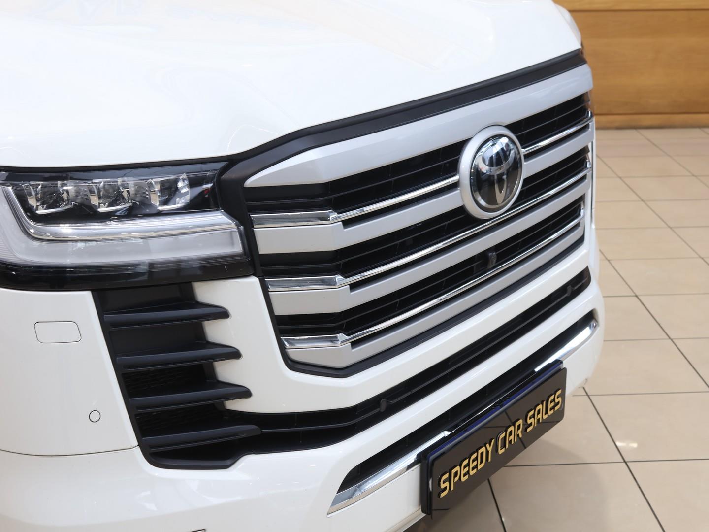 2025 Toyota Land Cruiser 300 3.3D ZX image 5