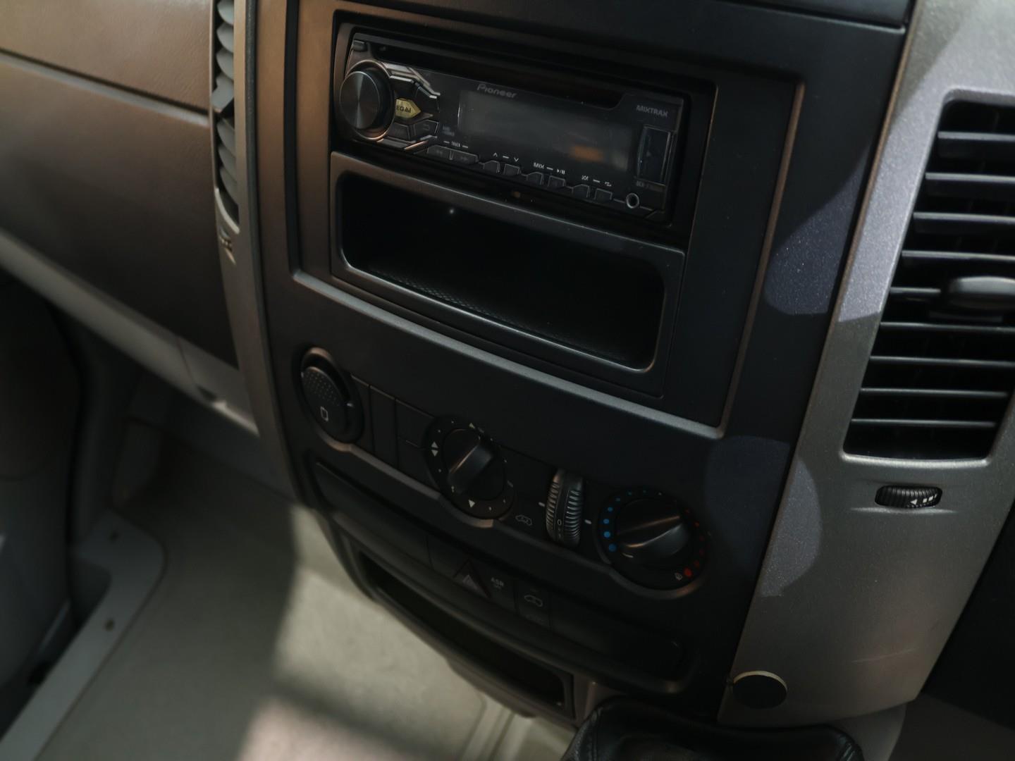 2016 Mercedes-Benz Sprinter 515 CDI image 10