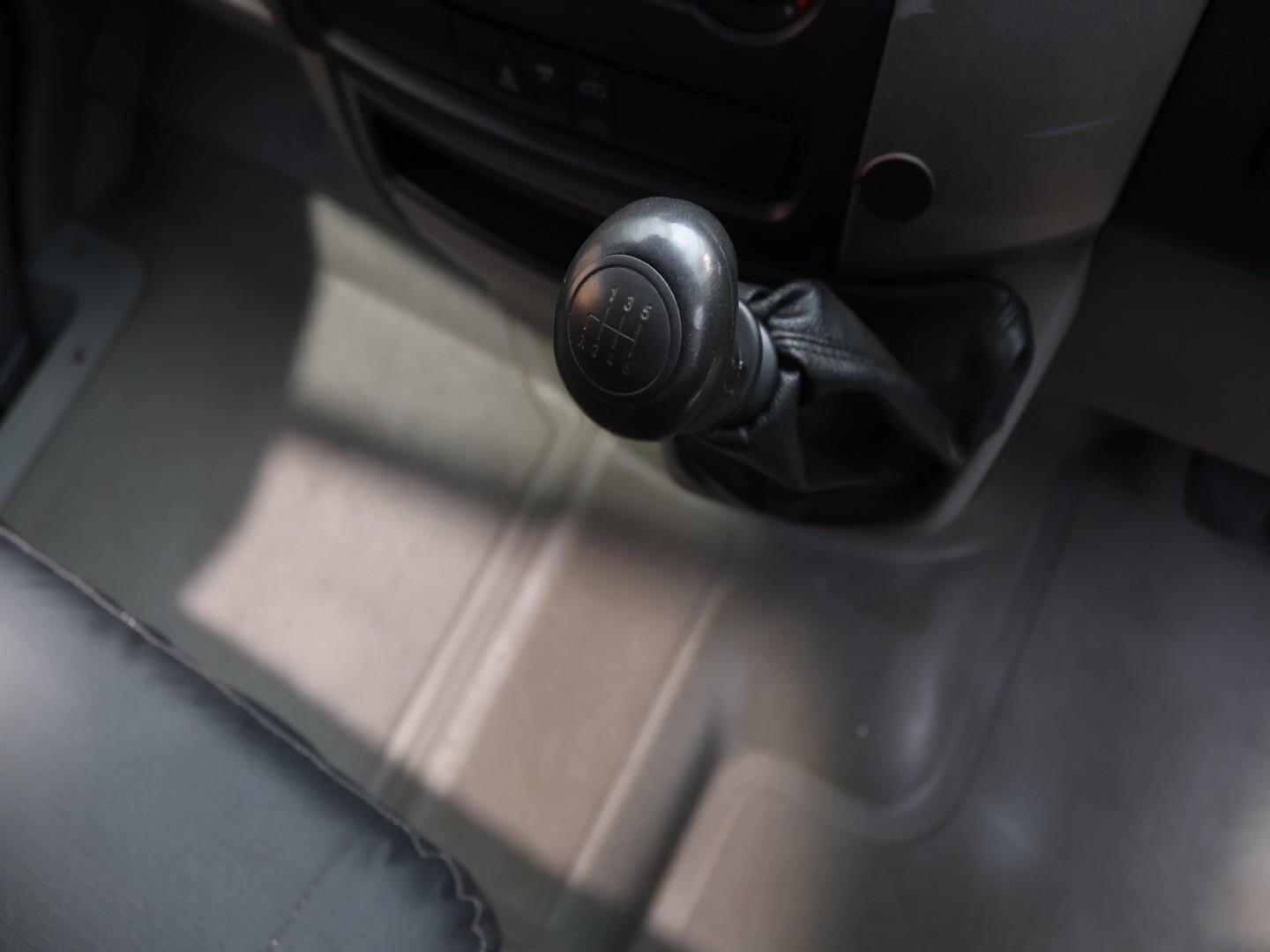 2016 Mercedes-Benz Sprinter 515 CDI image 11