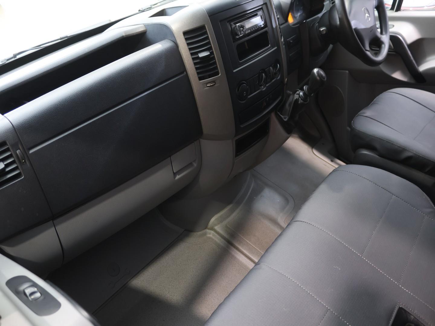 2016 Mercedes-Benz Sprinter 515 CDI image 12