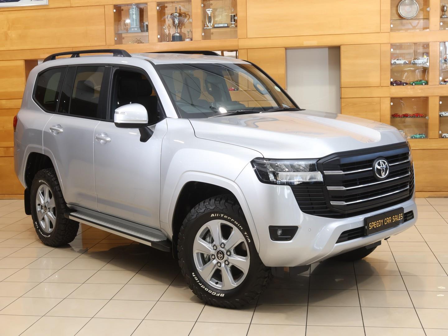 2024 Toyota Land Cruiser 300 3.3D GX-R image 3