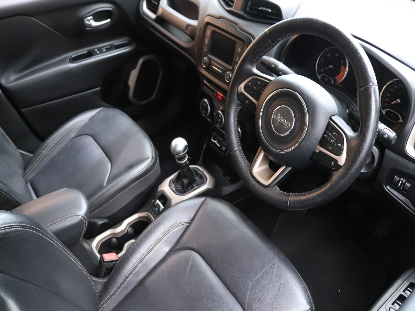 2016 Jeep Renegade 1.6L Multijet Limited image 8
