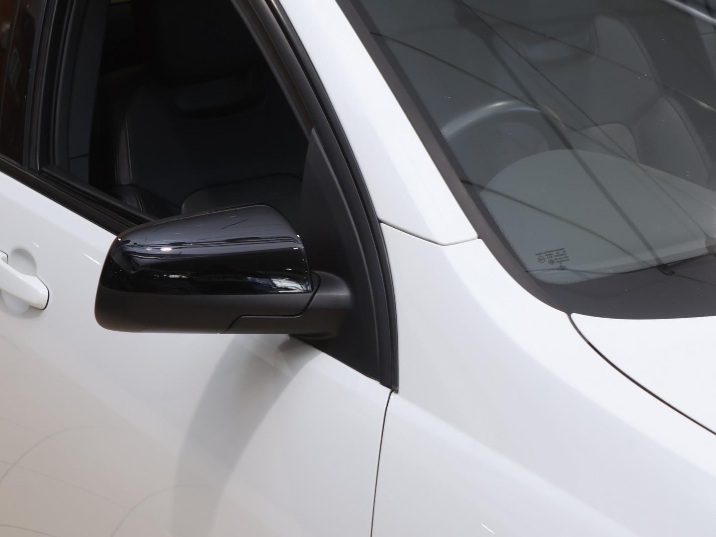 2011 Chevrolet Lumina Ute SSV image 7