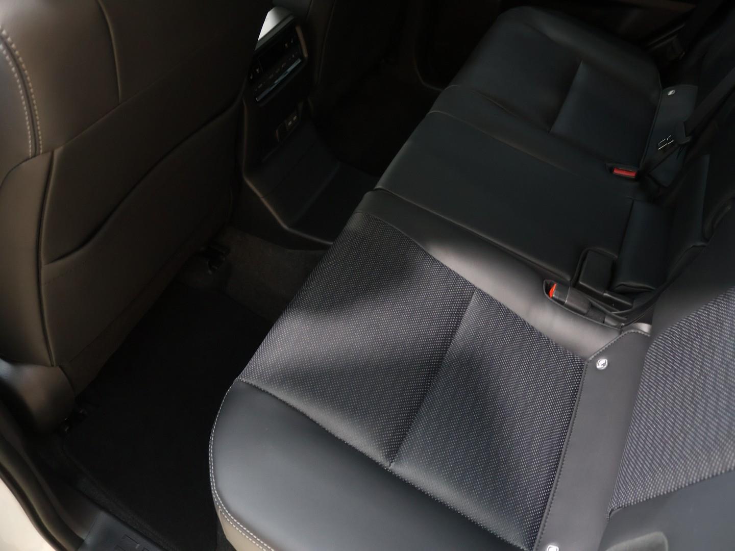 2026 Toyota Land Cruiser Prado 2.8GD VX-R image 12