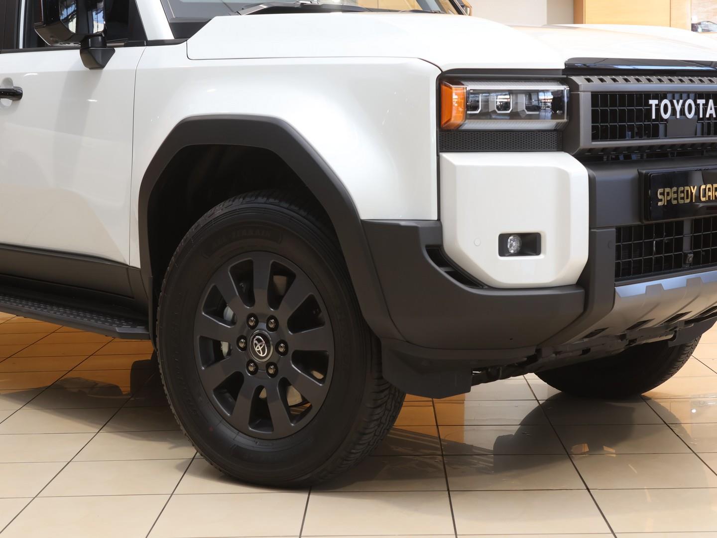 2026 Toyota Land Cruiser Prado 2.8GD VX-R image 2