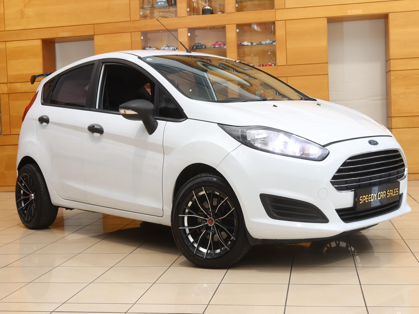 2016 Ford Fiesta 5-Door 1.0T Ambiente Auto — main view
