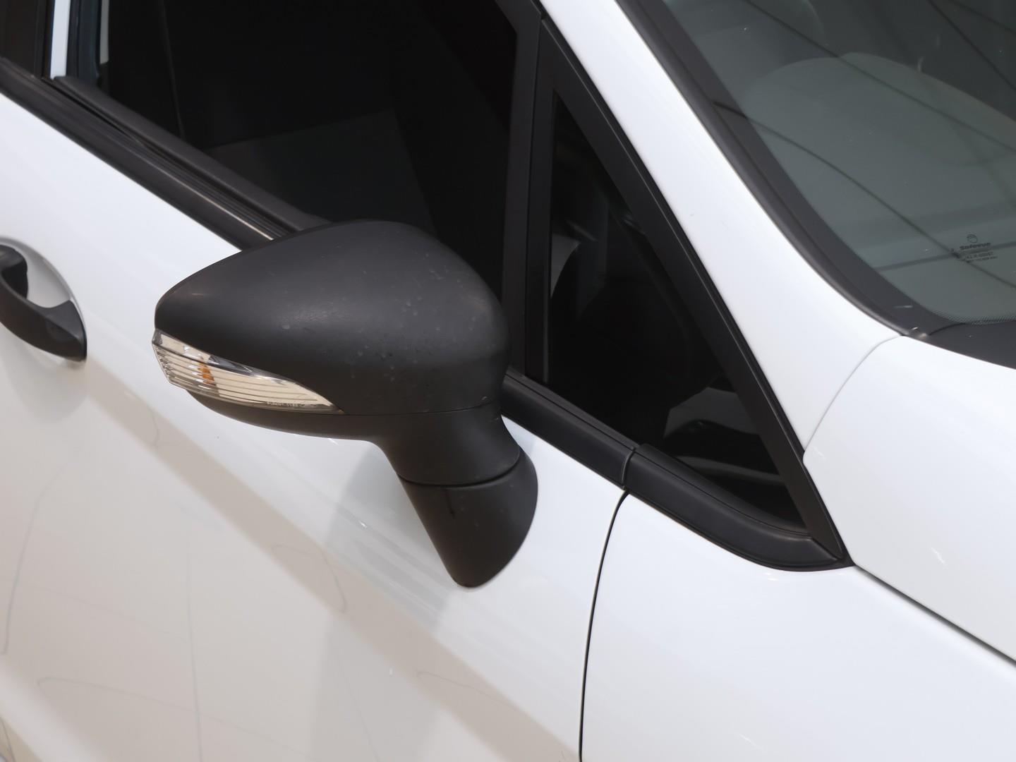 2016 Ford Fiesta 5-Door 1.0T Ambiente Auto image 6