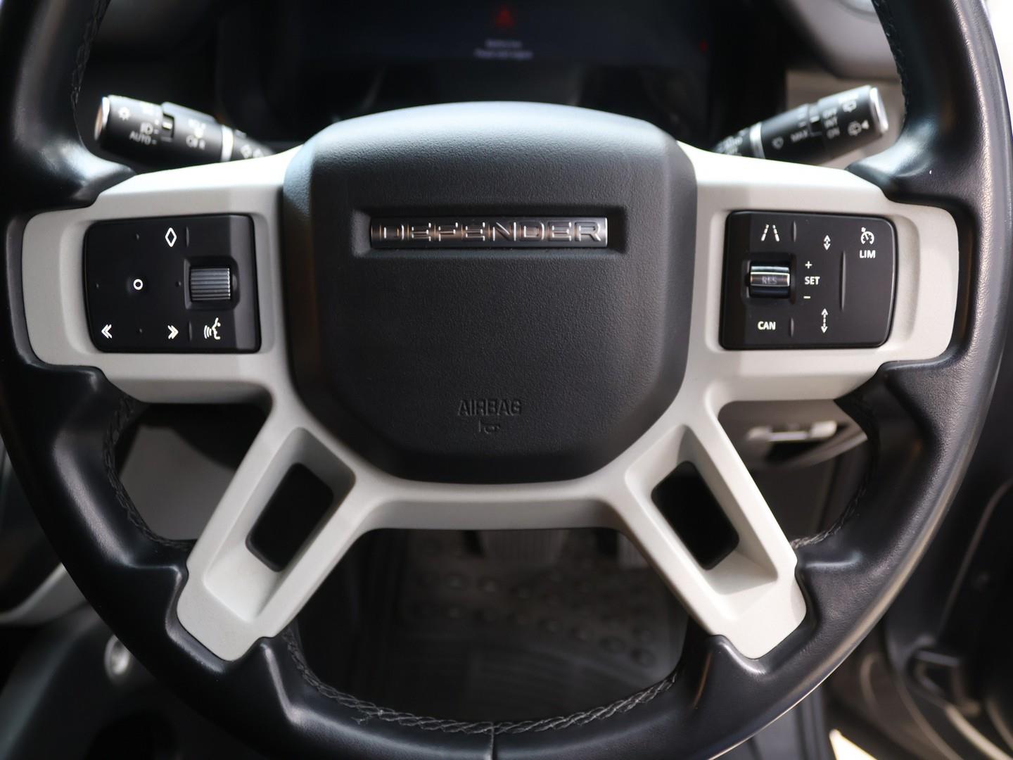 2023 Land Rover Defender 110 D300 X-Dynamic HSE image 9
