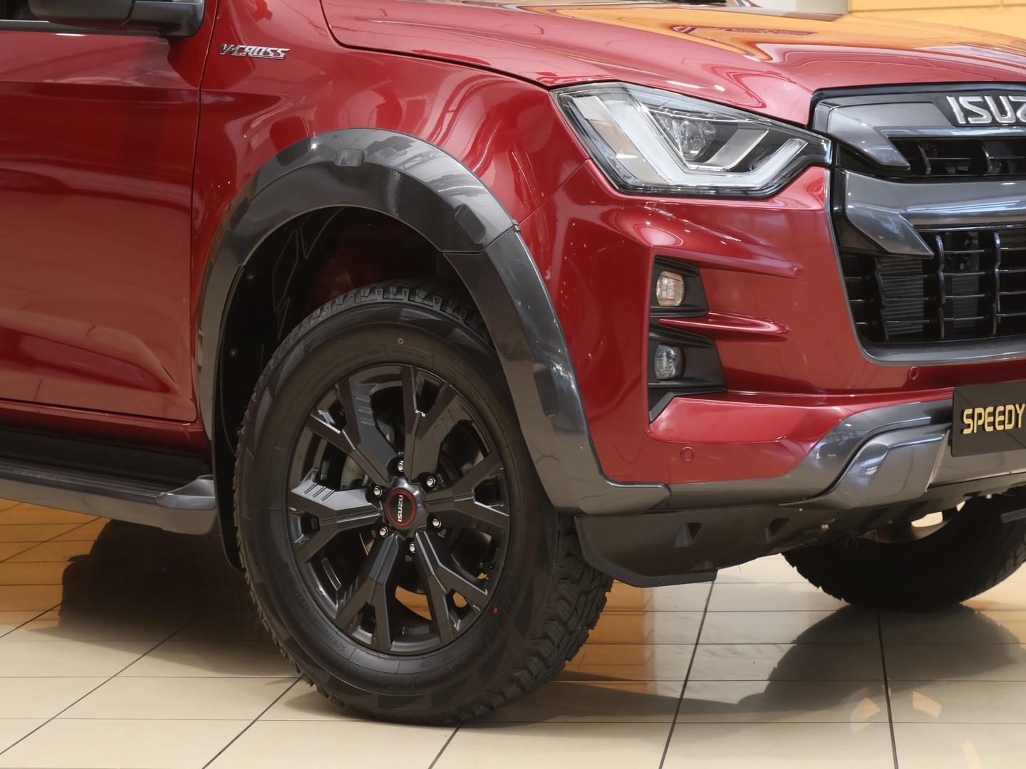 2025 Isuzu D-Max 3.0TD Double Cab V-Cross image 2