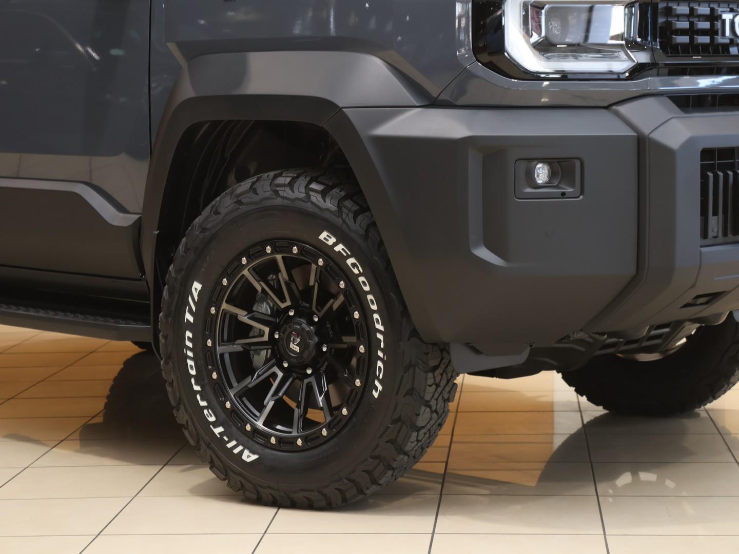 2026 Toyota Land Cruiser FJ 2.7 4x4 GX image 3