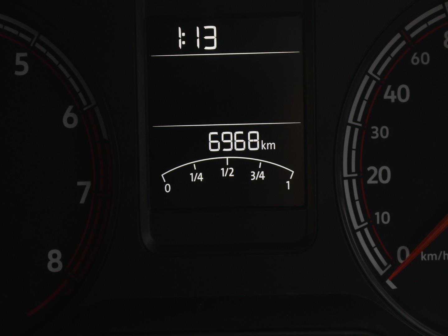 2025 Volkswagen Polo Vivo 1.4 image 10