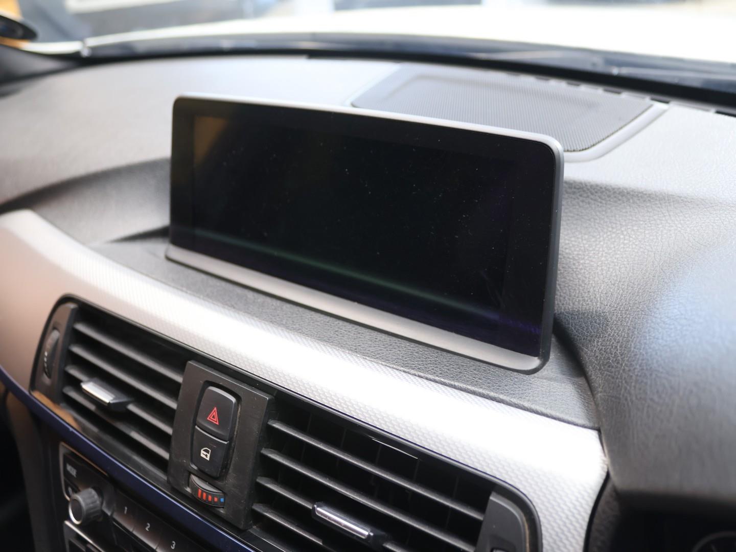 2013 BMW 3 Series 335i M Sport image 11