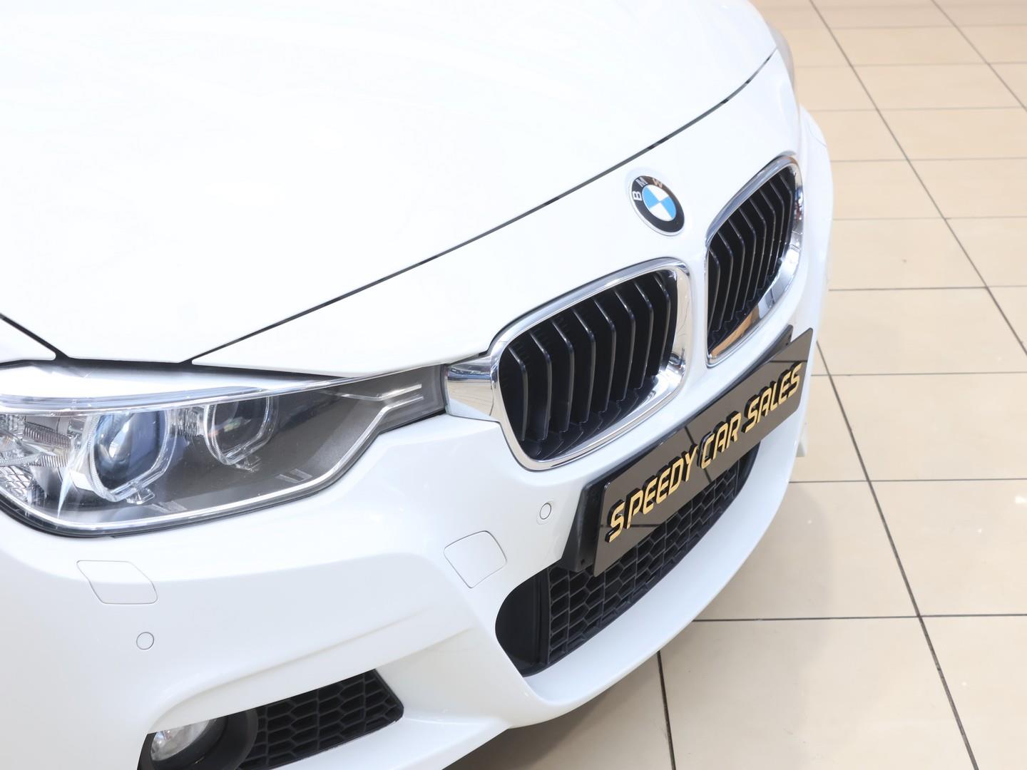 2013 BMW 3 Series 335i M Sport image 2