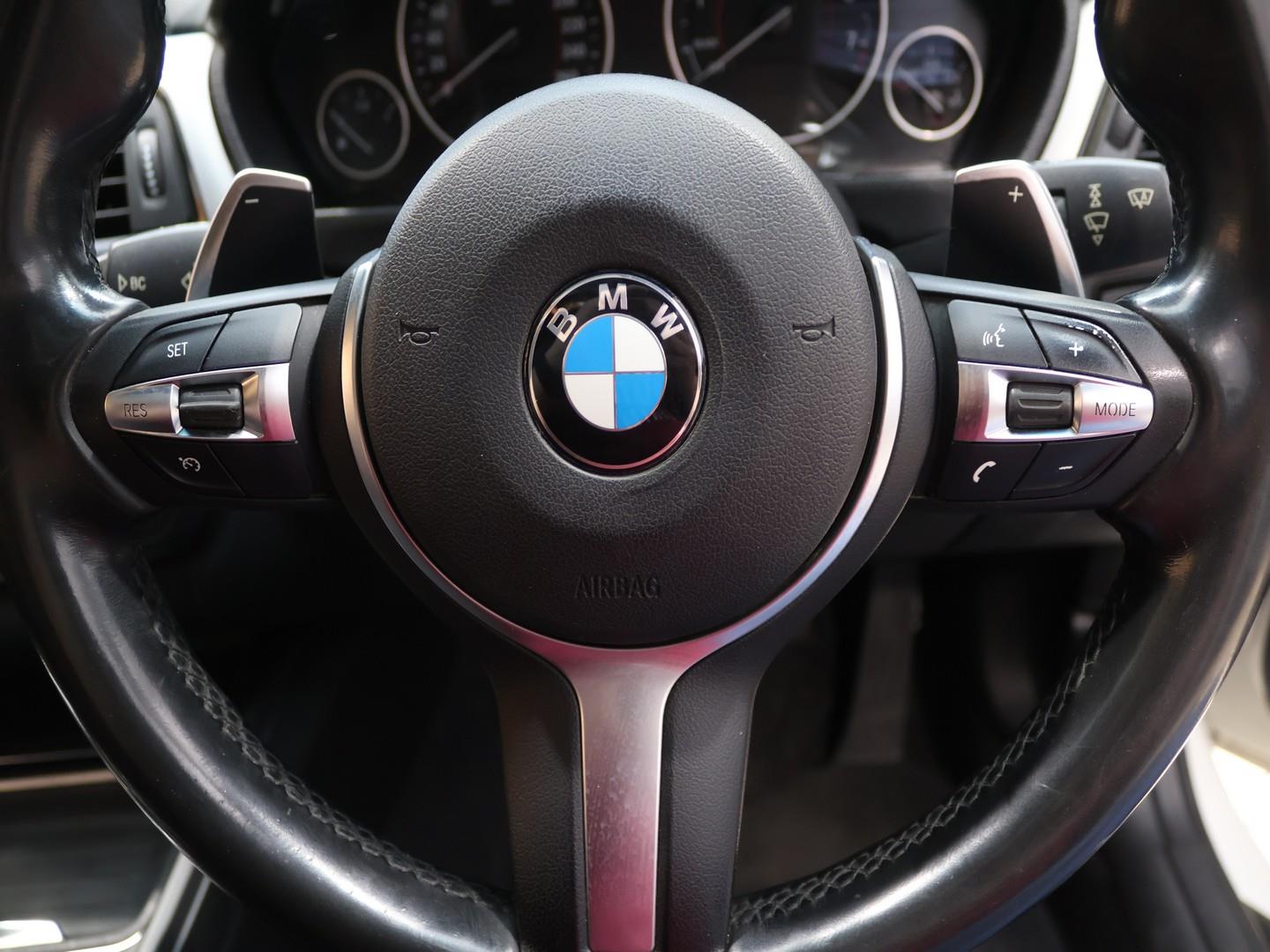 2013 BMW 3 Series 335i M Sport image 9