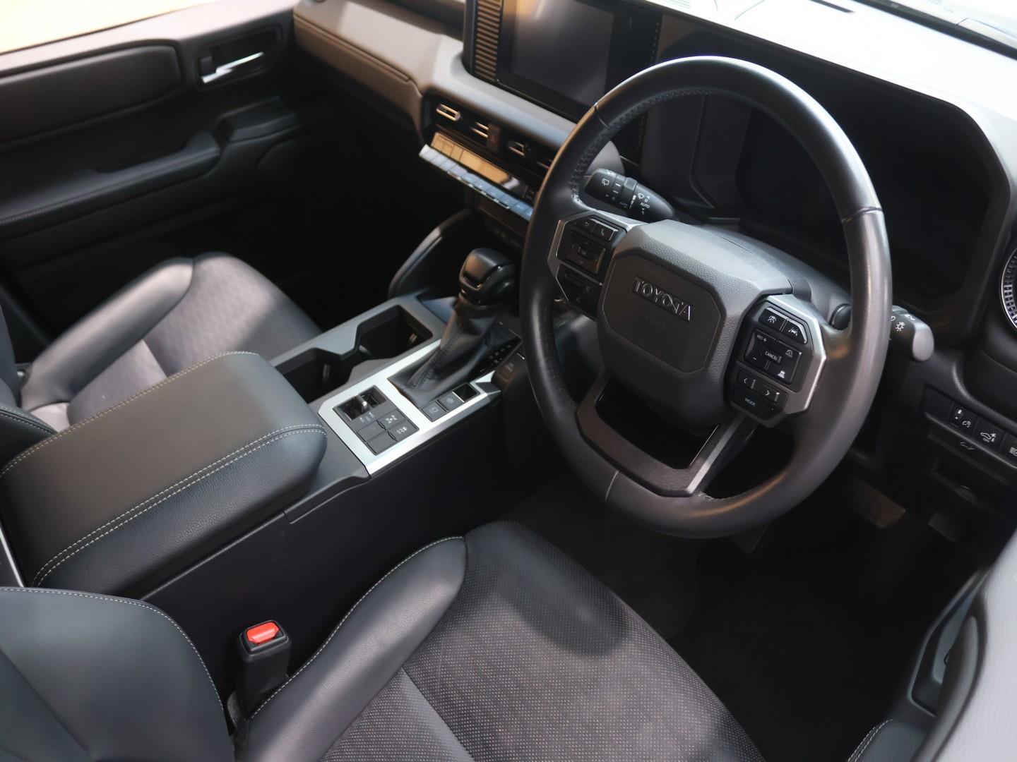2024 Toyota Land Cruiser Prado 2.8GD TX image 12