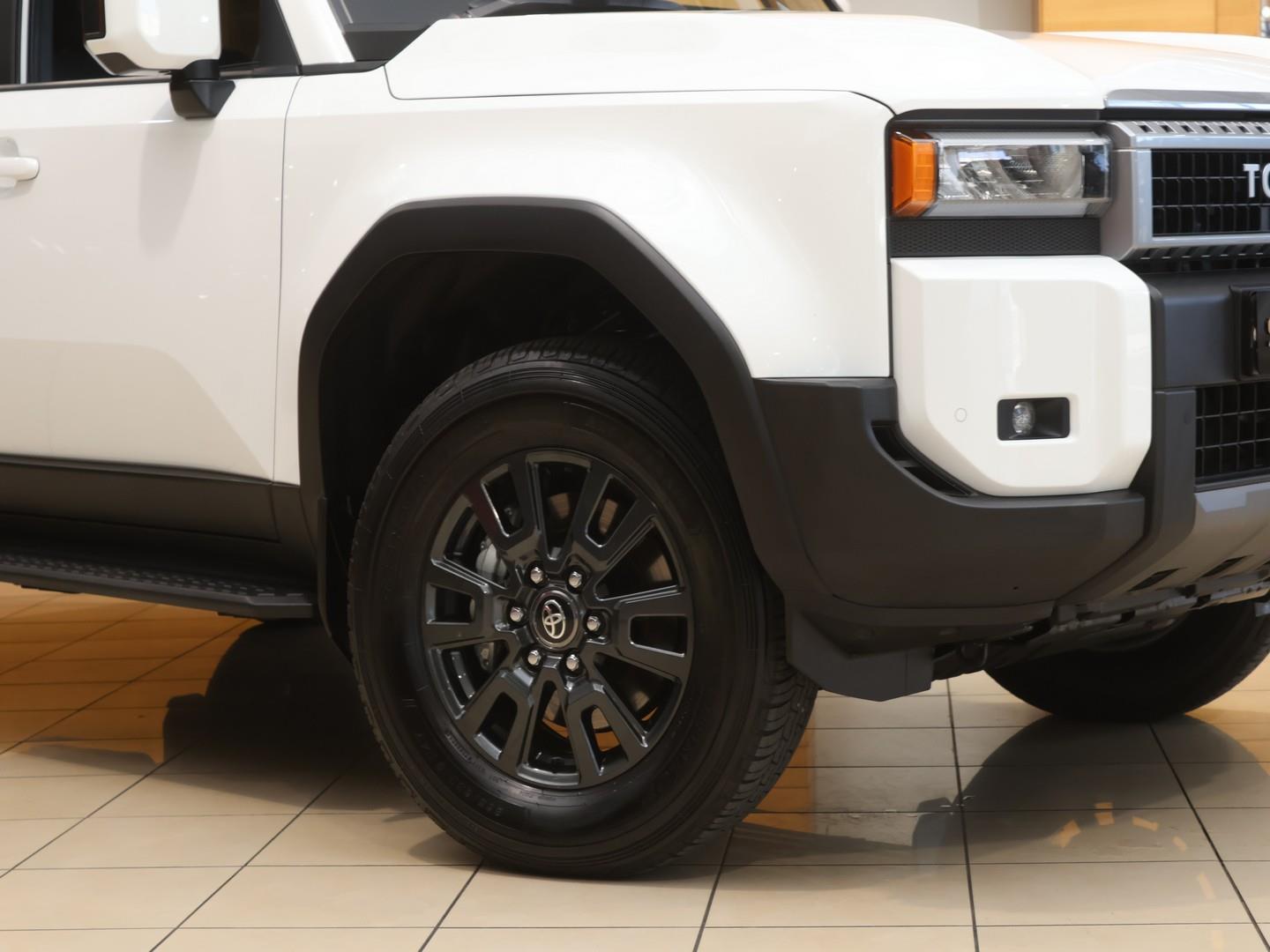 2024 Toyota Land Cruiser Prado 2.8GD TX image 3