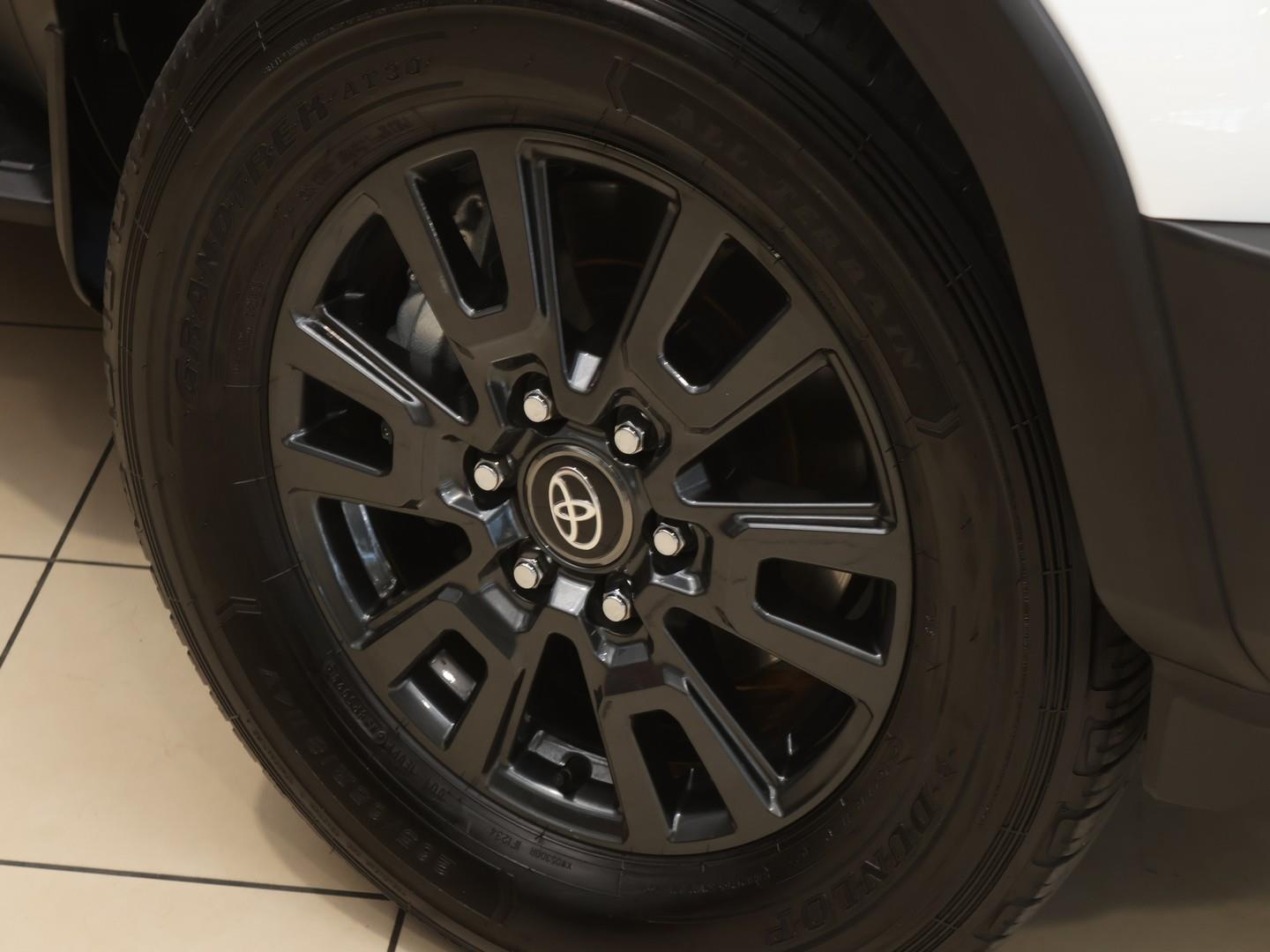 2024 Toyota Land Cruiser Prado 2.8GD TX image 6