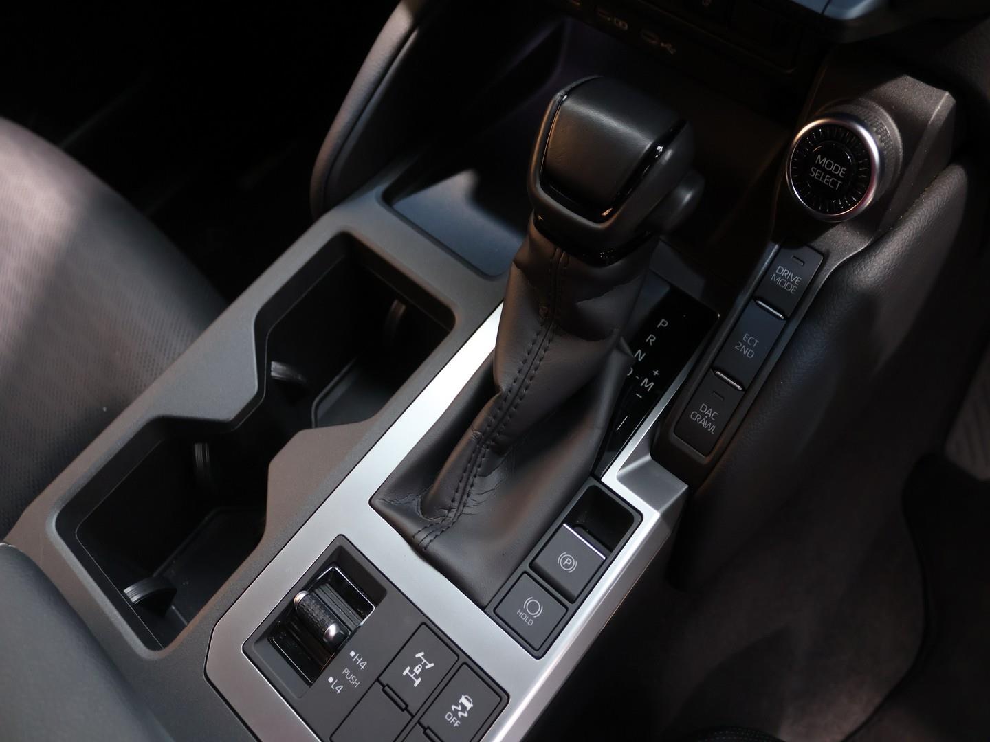 2024 Toyota Land Cruiser Prado 2.8GD TX image 9