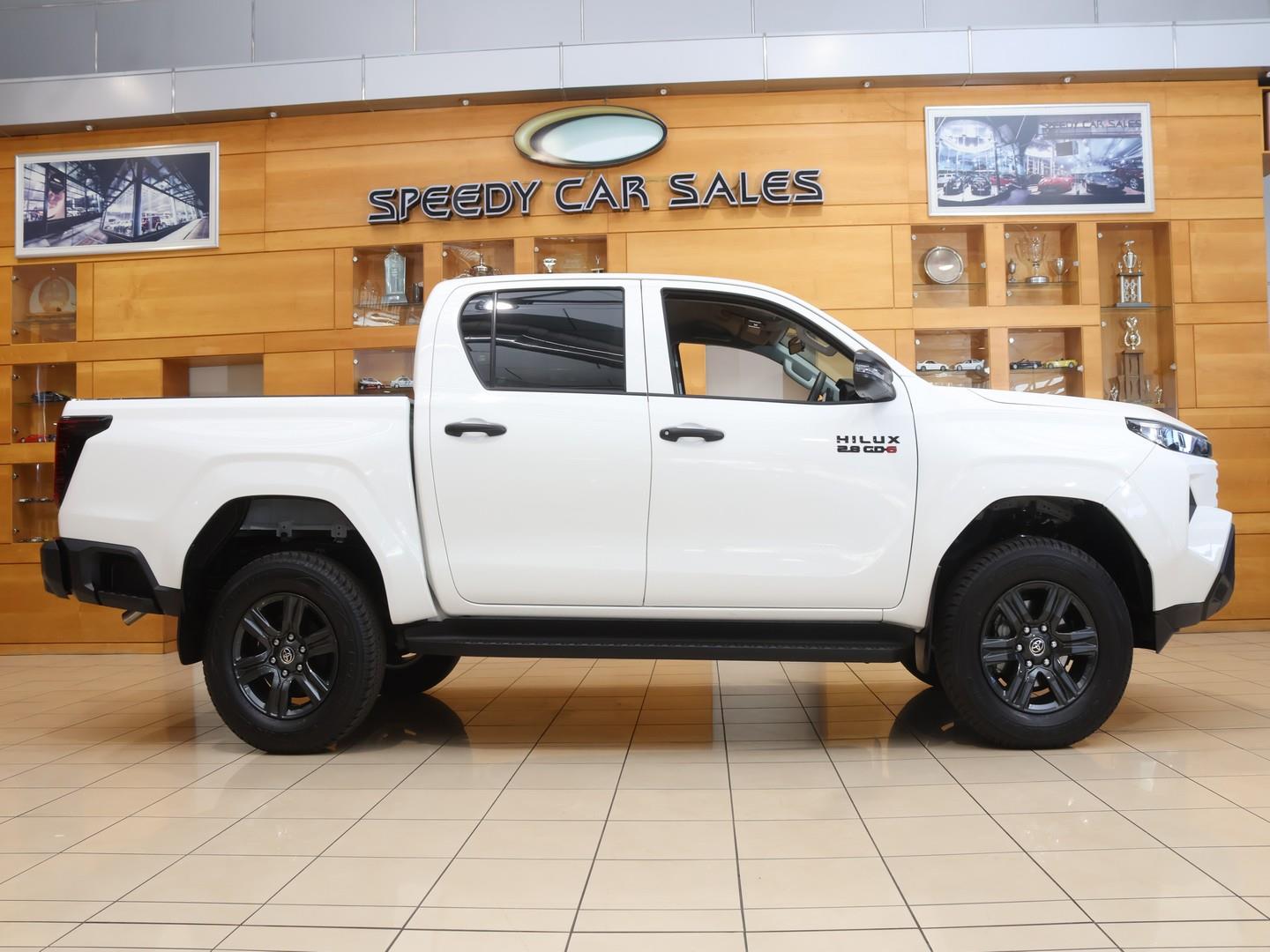 2026 Toyota Hilux 2.8GD-6 Double Cab SRX 4x4 image 6
