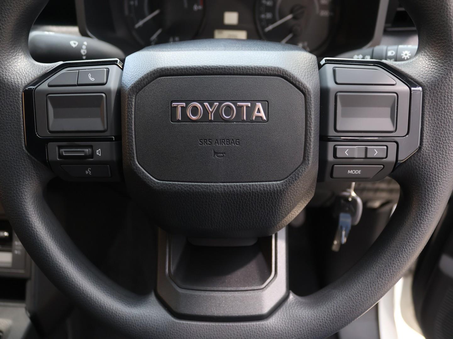 2026 Toyota Hilux 2.8GD-6 Double Cab SRX 4x4 image 8