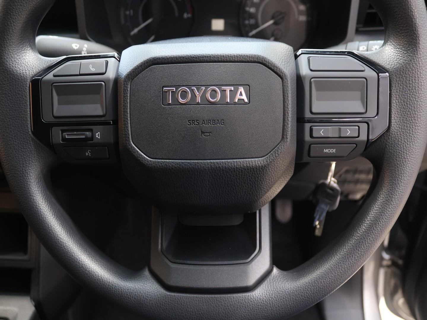 2026 Toyota Hilux 2.8GD-6 Double Cab SRX image 8