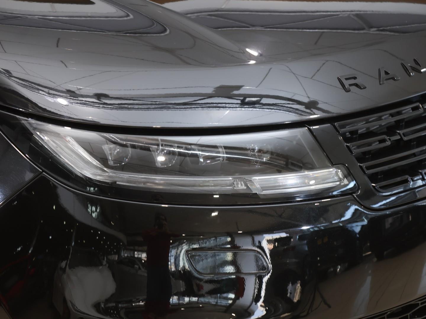 2023 Land Rover Range Rover Sport D350 First Edition image 4