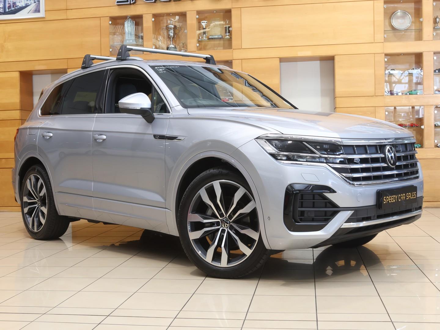 2022 Volkswagen Touareg V6 TDI Executive R-Line — main view