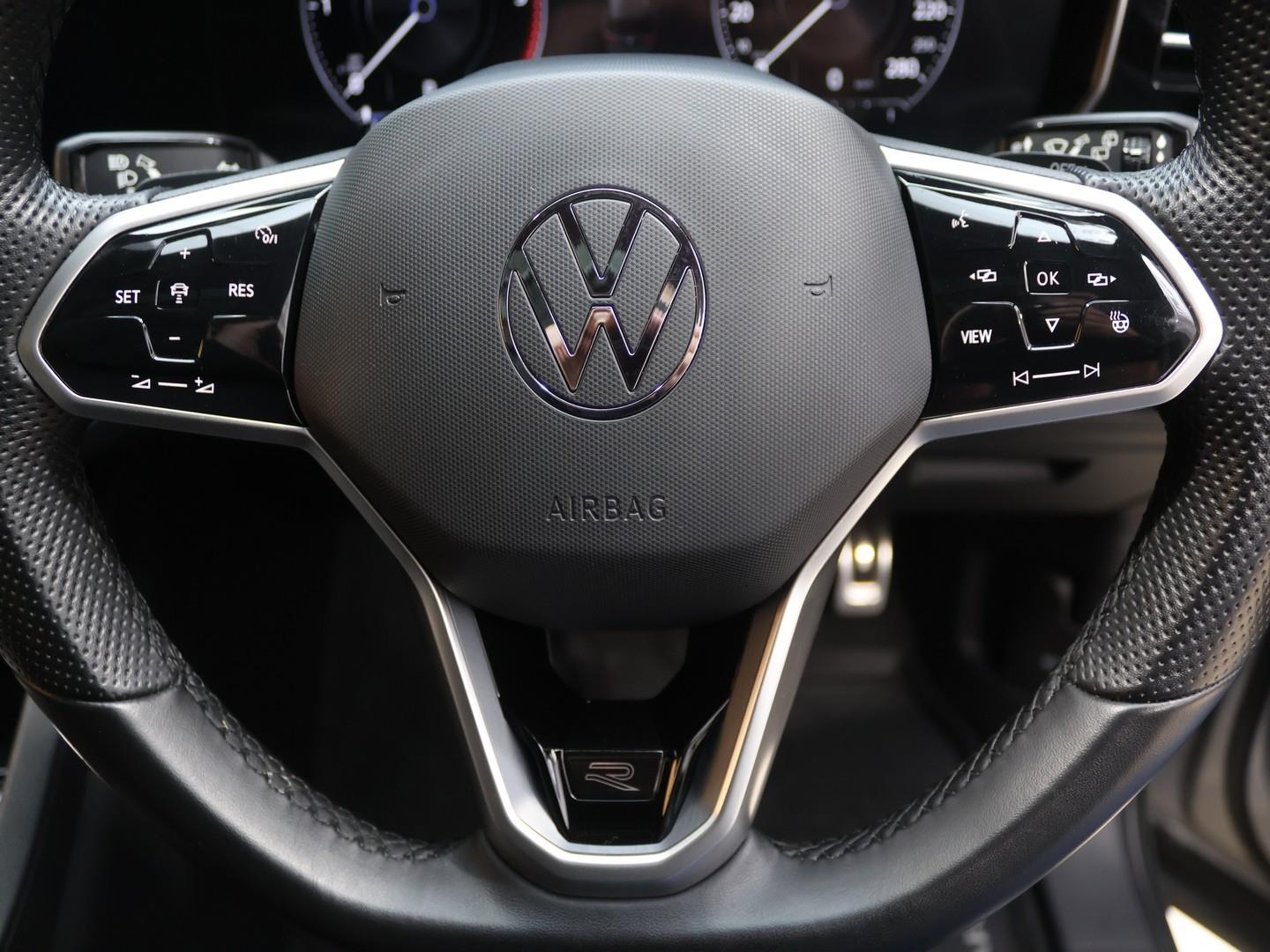 2022 Volkswagen Touareg V6 TDI Executive R-Line image 8
