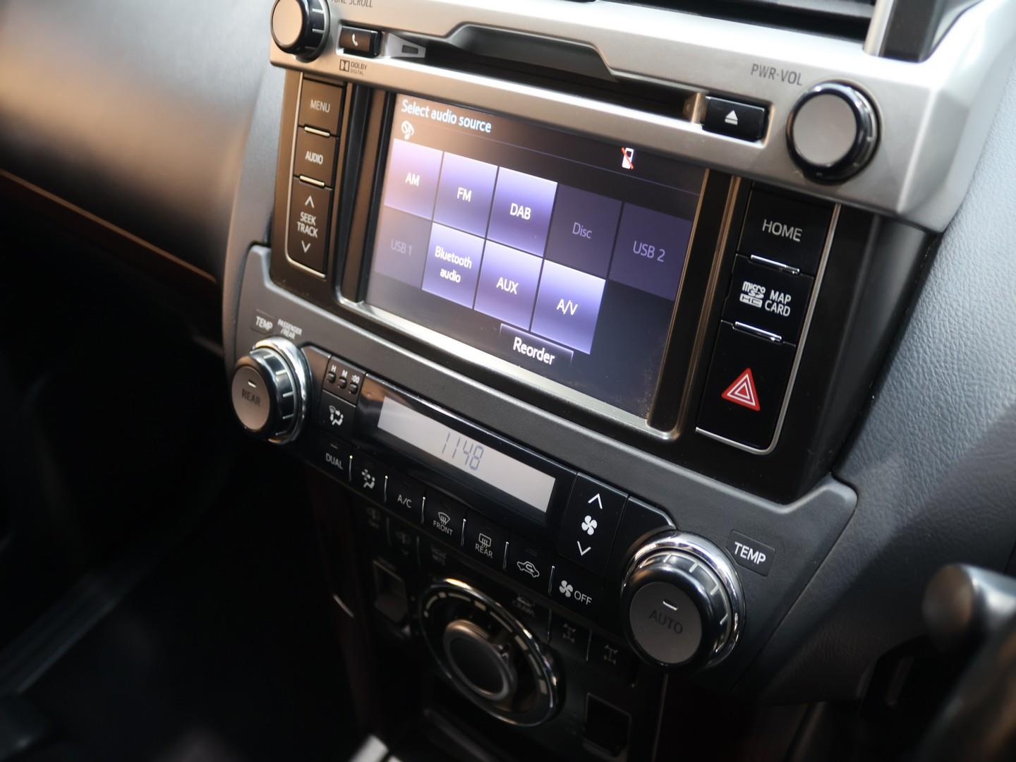2015 Toyota Land Cruiser Prado 3.0DT VX image 10