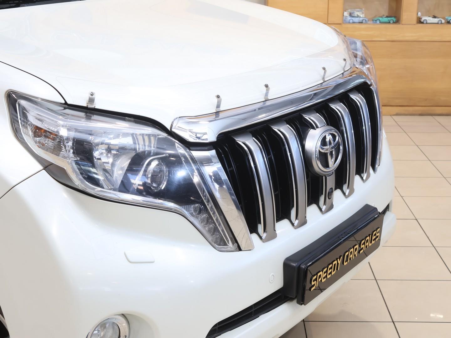 2015 Toyota Land Cruiser Prado 3.0DT VX image 3