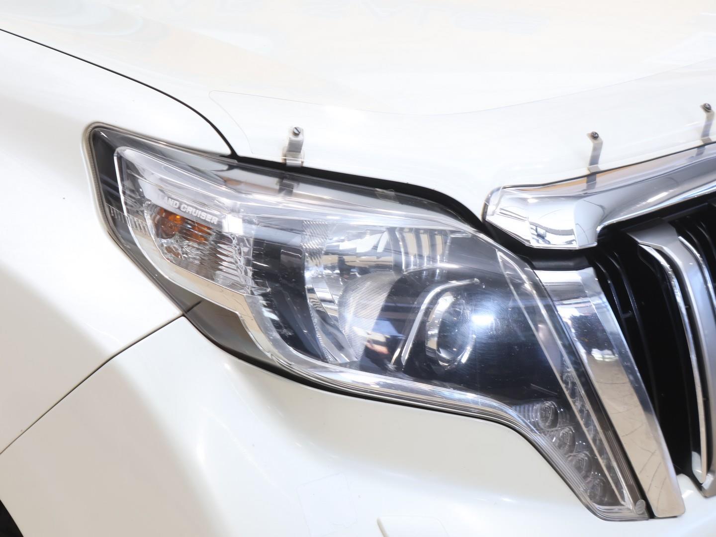 2015 Toyota Land Cruiser Prado 3.0DT VX image 7