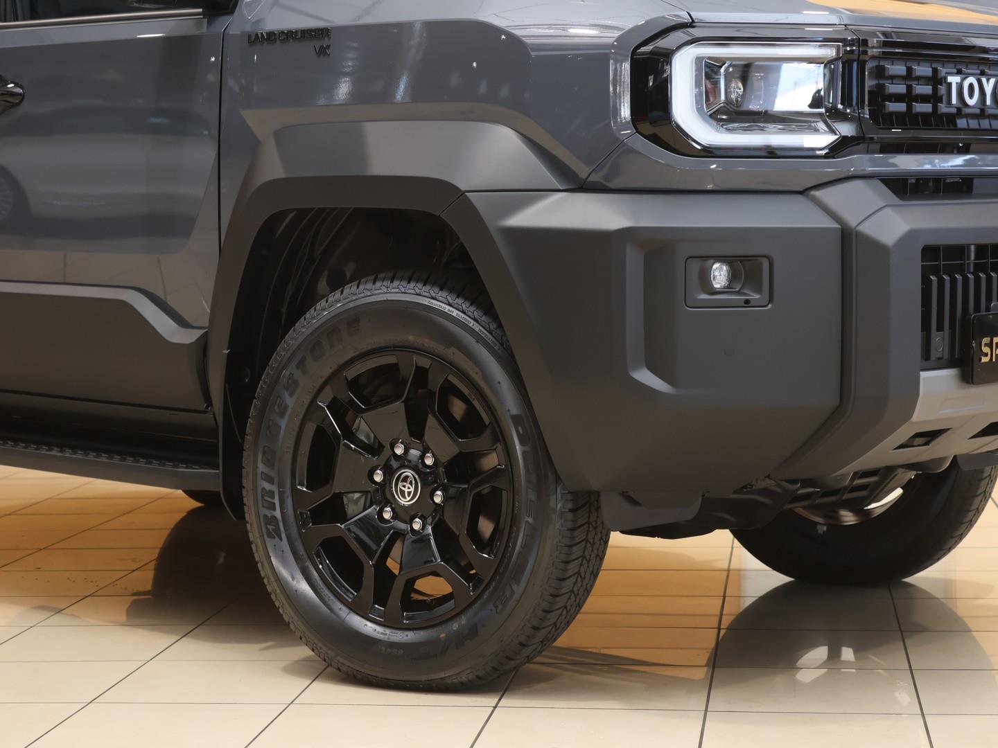 2026 Toyota Land Cruiser FJ 2.7 4x4 VX image 2