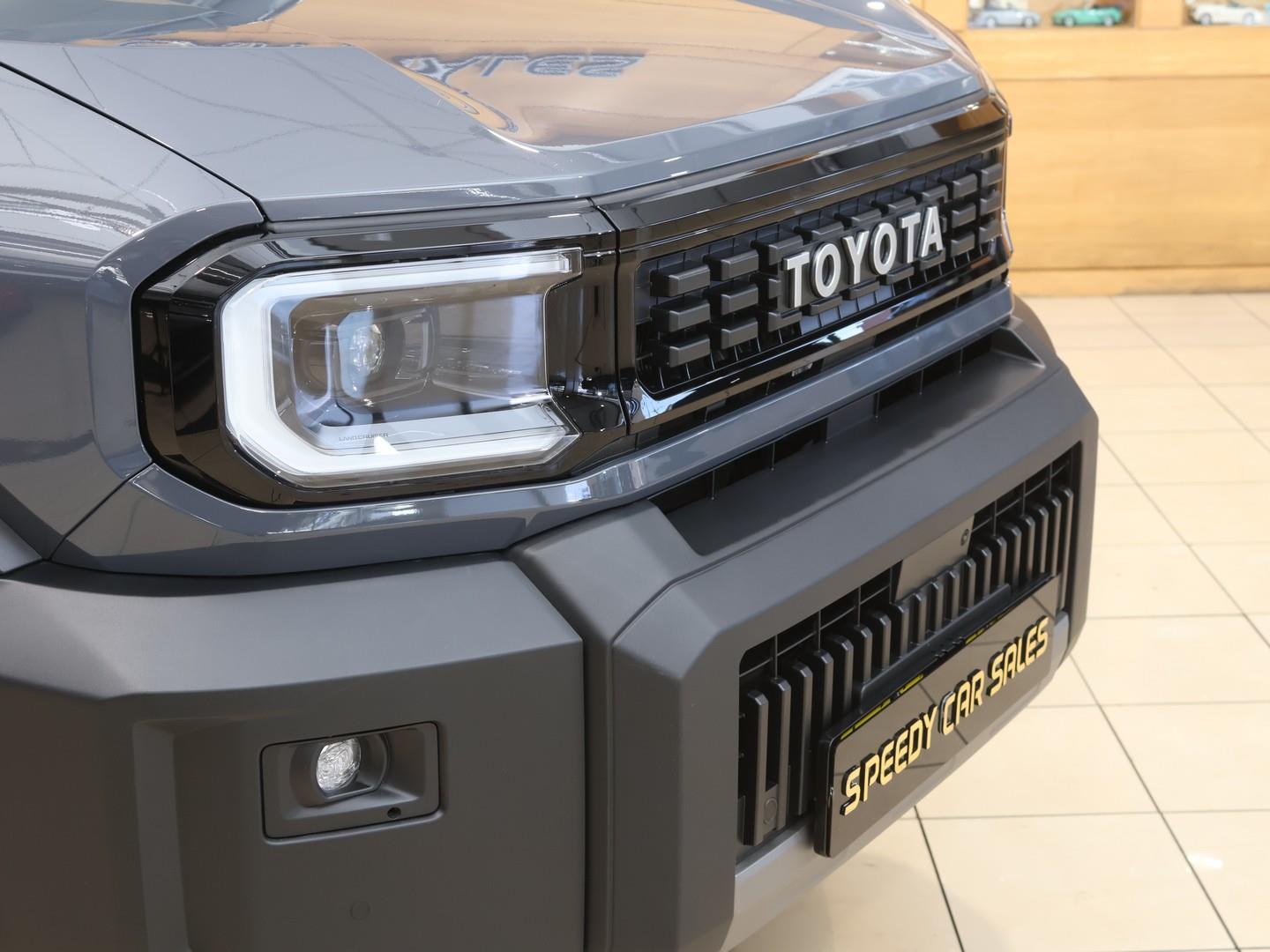 2026 Toyota Land Cruiser FJ 2.7 4x4 VX image 4