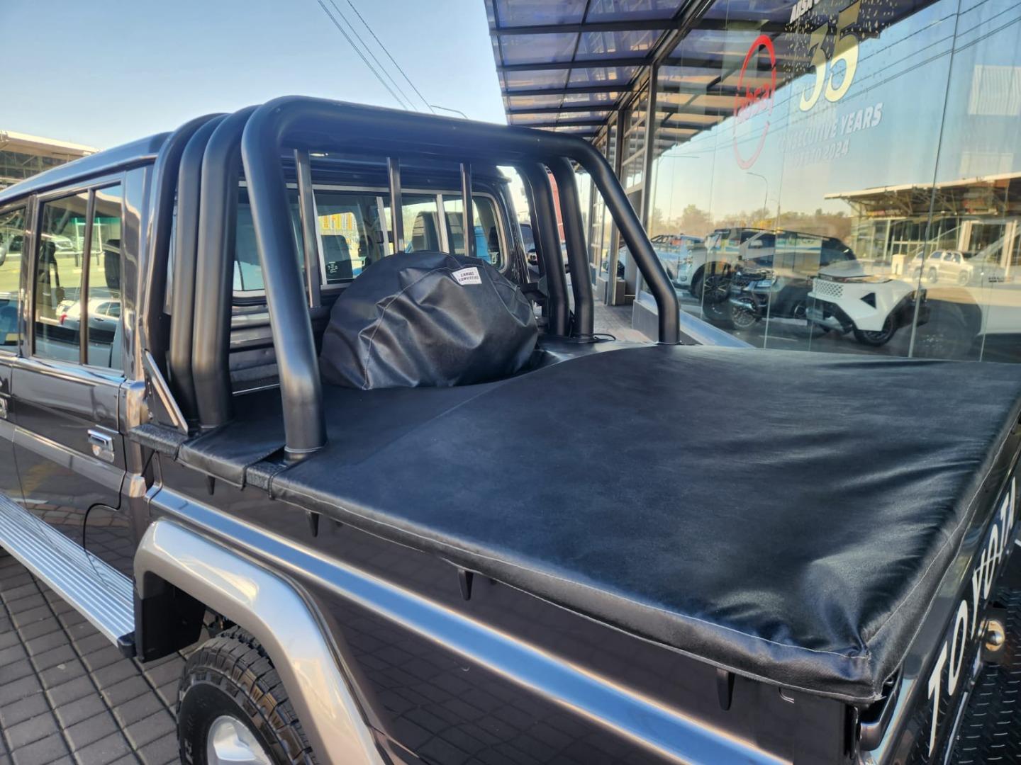 2023 Toyota Land Cruiser 79 4.0 V6 Double Cab image 4