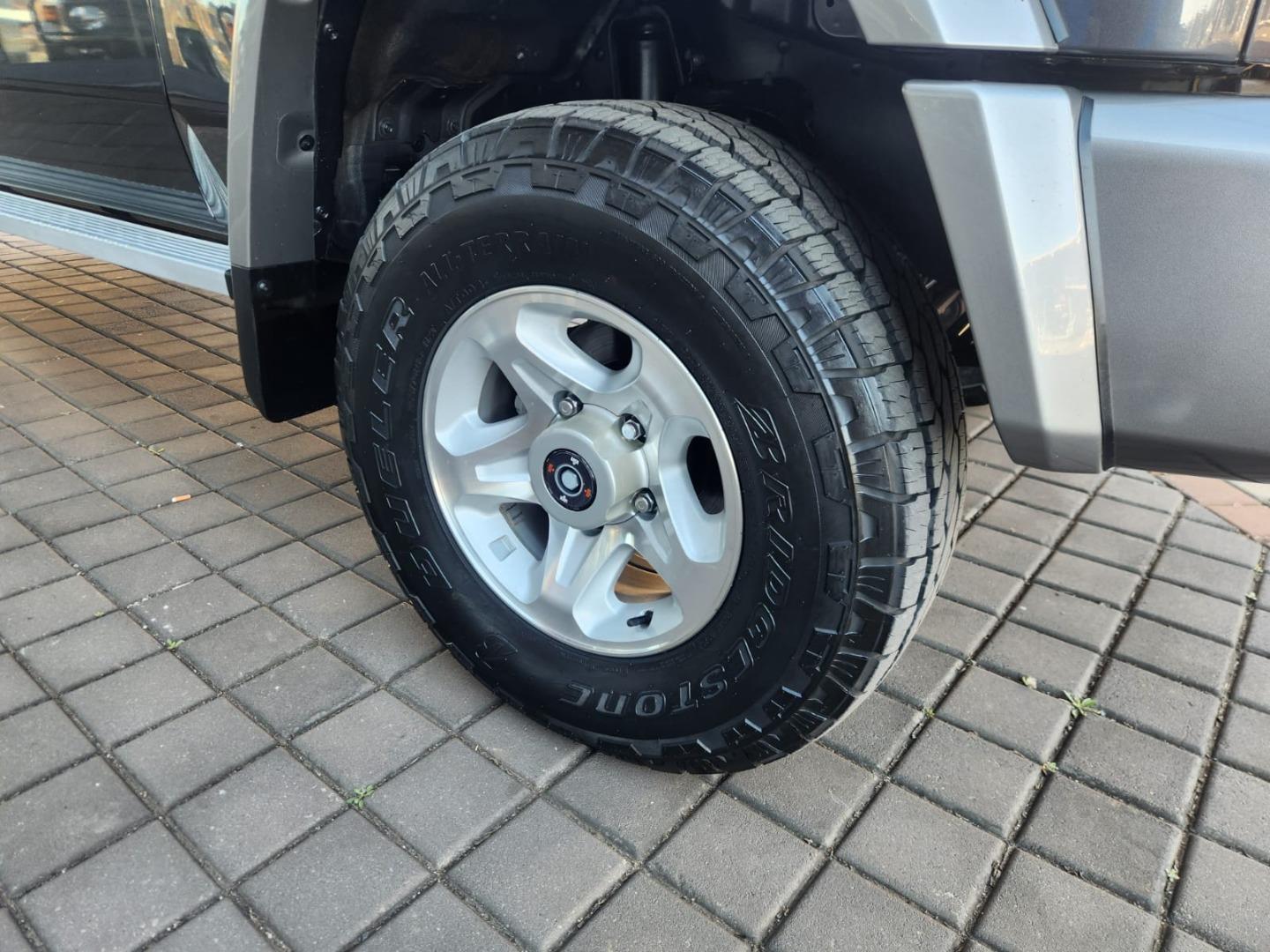 2023 Toyota Land Cruiser 79 4.0 V6 Double Cab image 6
