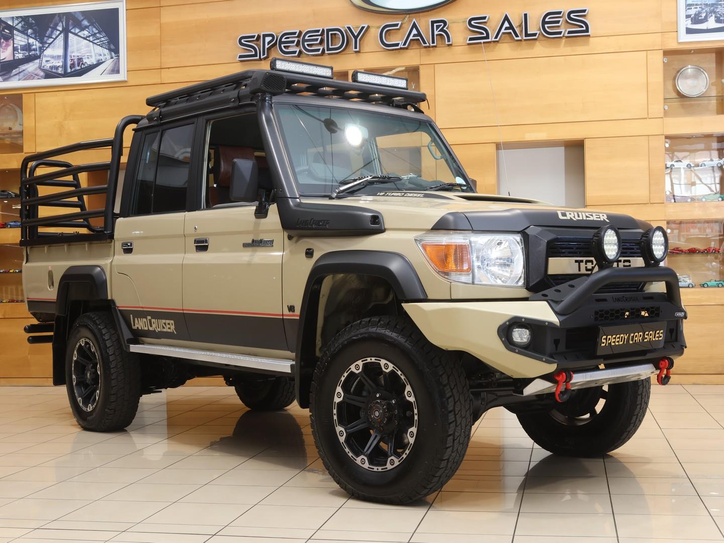 2016 Toyota Land Cruiser 79 4.5D-4D LX V8 Double Cab — main view