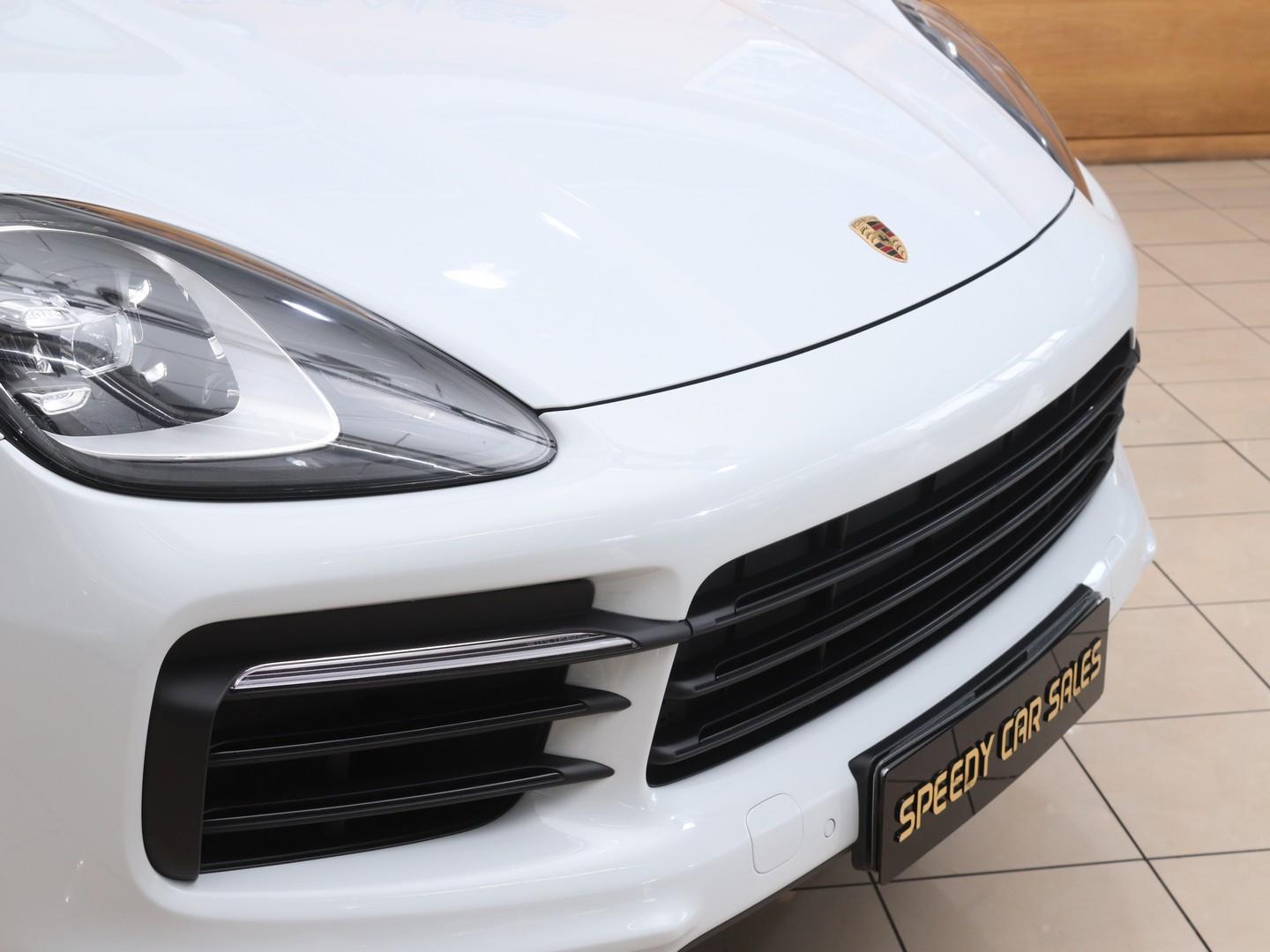 2020 Porsche Cayenne Coupe image 3