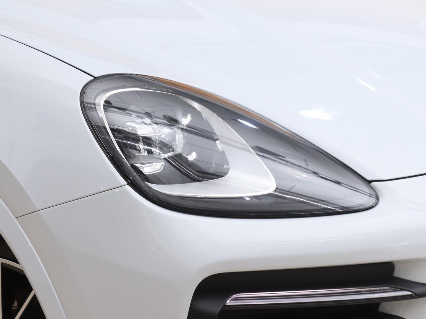 2020 Porsche Cayenne Coupe image 4