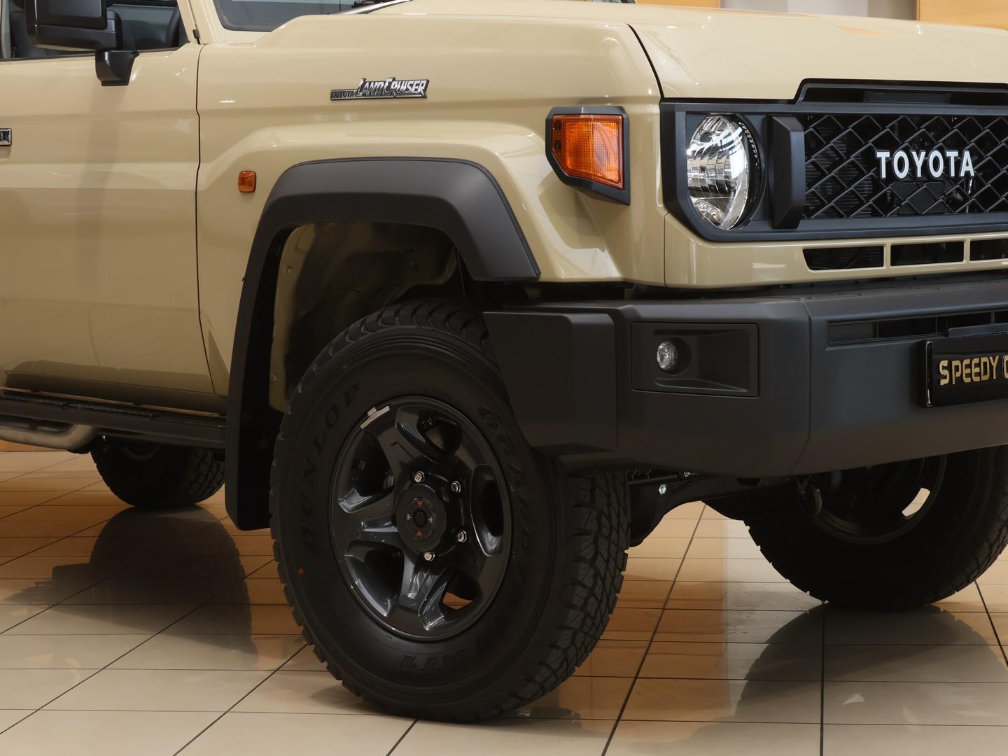 2026 Toyota Land Cruiser 79 2.8GD-6 Single Cab image 2
