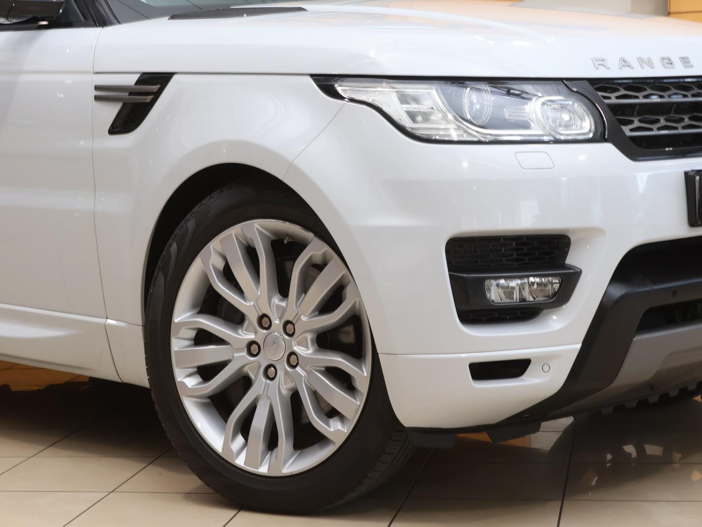2018 Land Rover Range Rover Sport SE SDV6 image 3