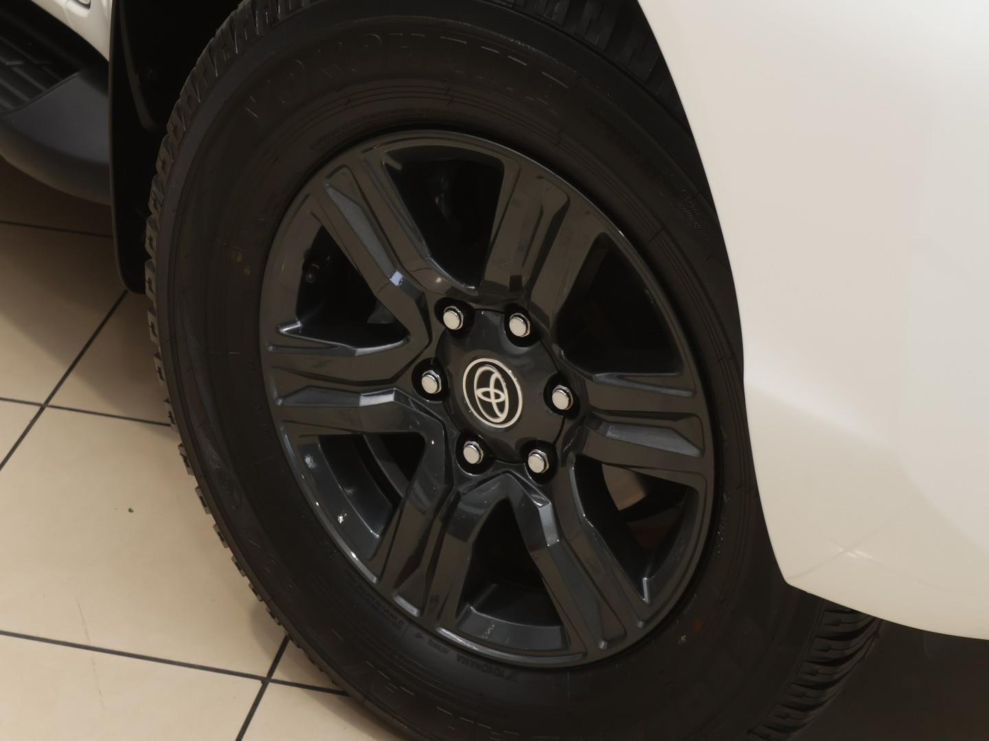 2023 Toyota Hilux 2.4GD-6 Xtra Cab Raider Auto image 5