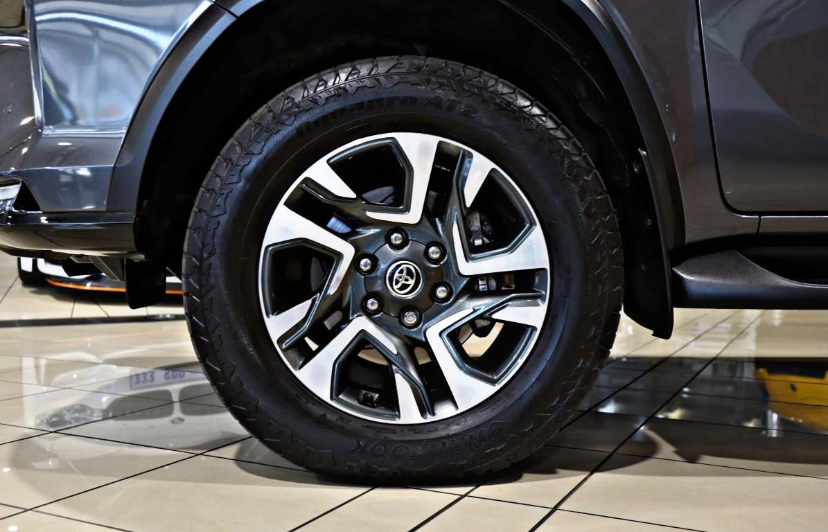 2023 Toyota Fortuner 2.8GD-6 VX image 6