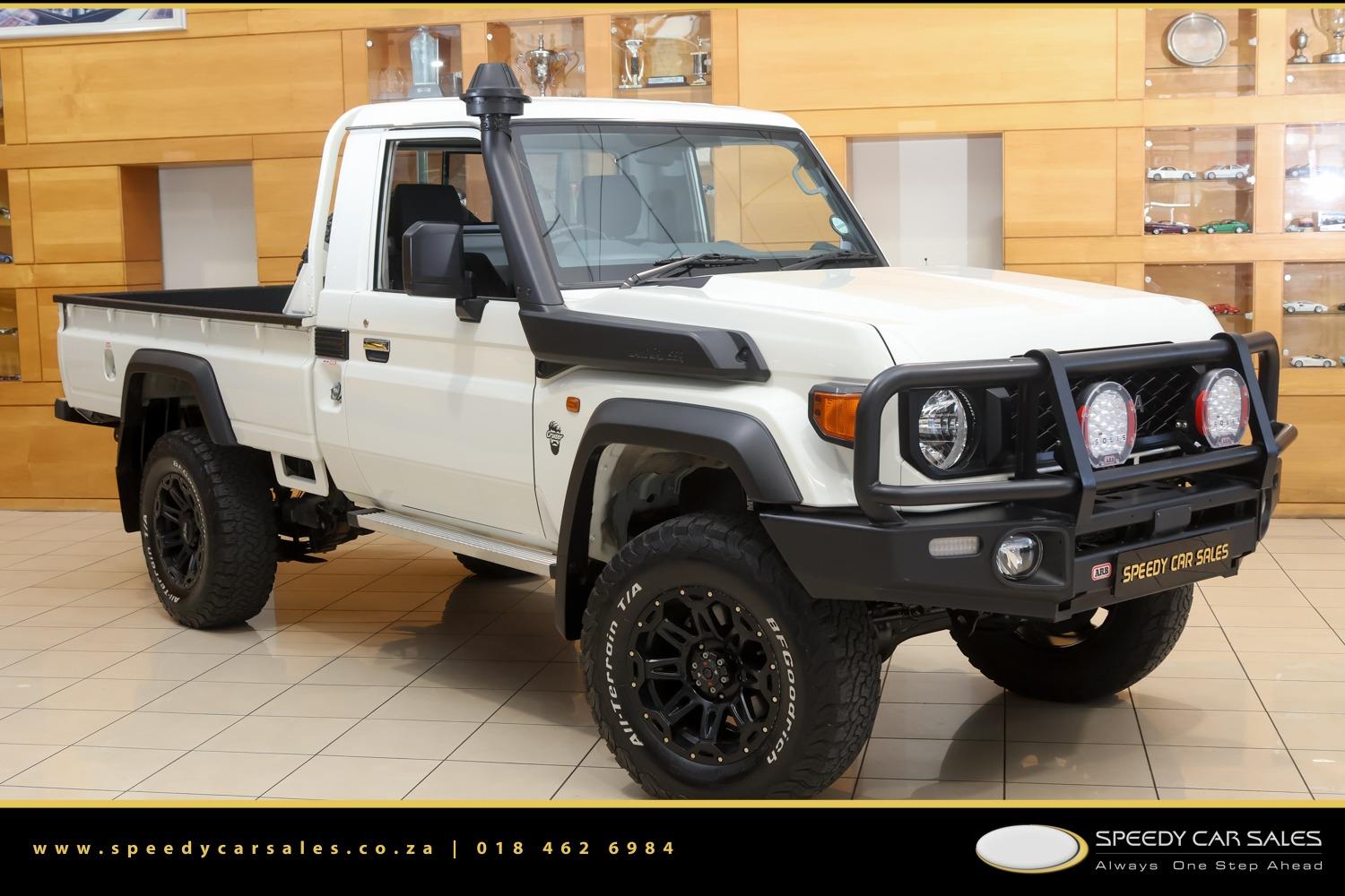 2024 Toyota Land Cruiser 79 Land Cruiser 79 4.5D-4D LX V8 — main view