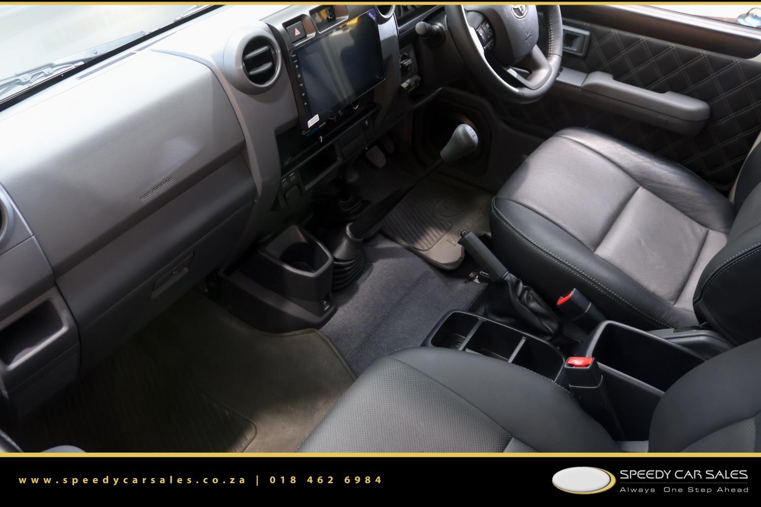 2024 Toyota Land Cruiser 79 Land Cruiser 79 4.5D-4D LX V8 image 12