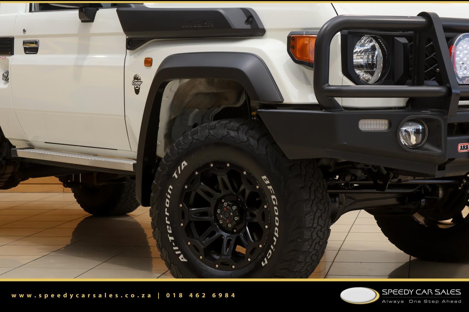 2024 Toyota Land Cruiser 79 Land Cruiser 79 4.5D-4D LX V8 image 2