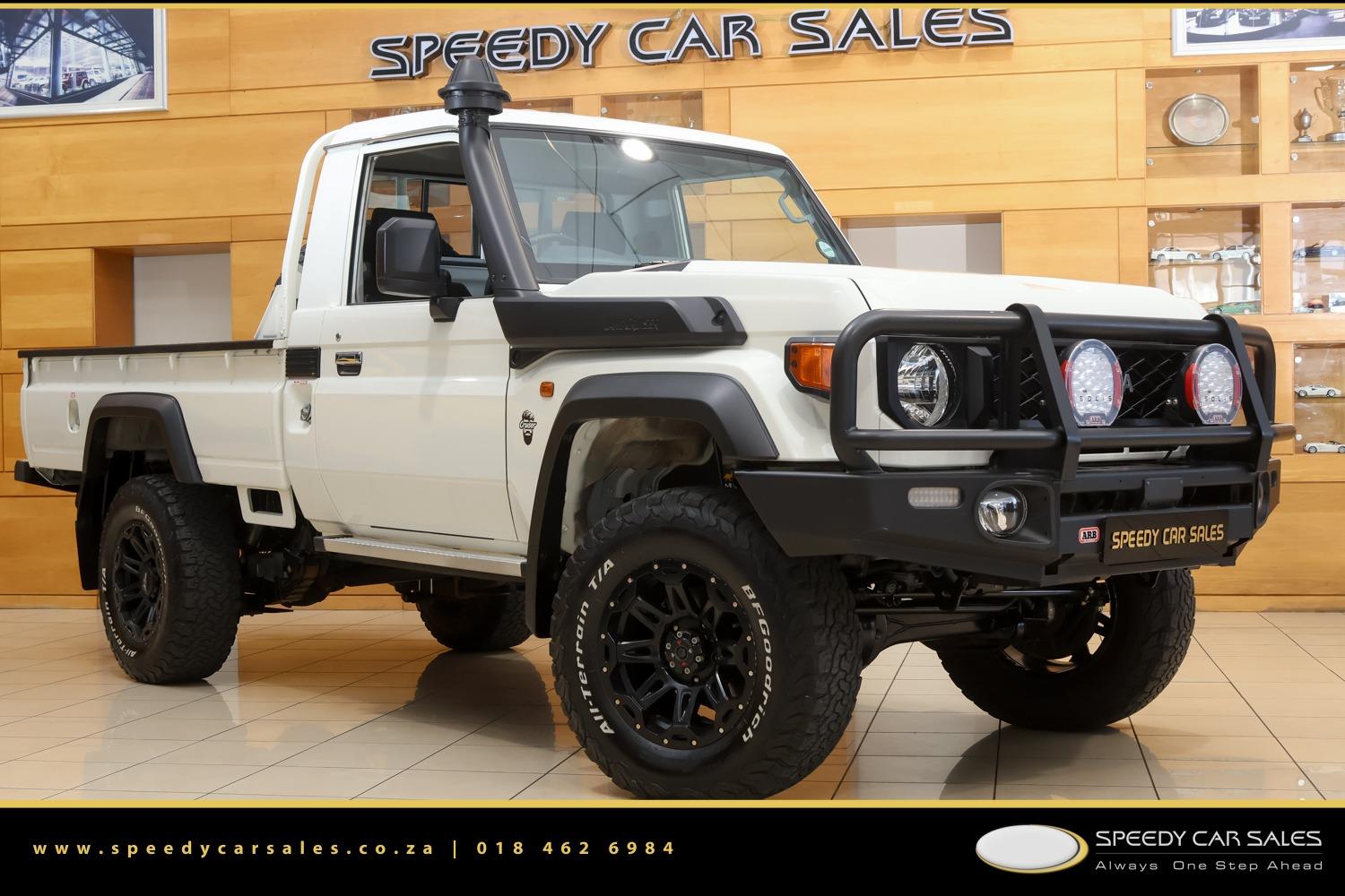 2024 Toyota Land Cruiser 79 Land Cruiser 79 4.5D-4D LX V8 image 3