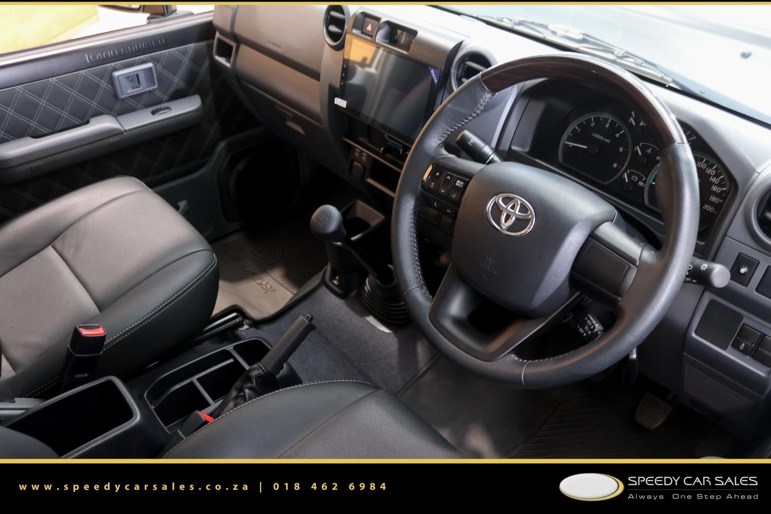 2024 Toyota Land Cruiser 79 Land Cruiser 79 4.5D-4D LX V8 image 8