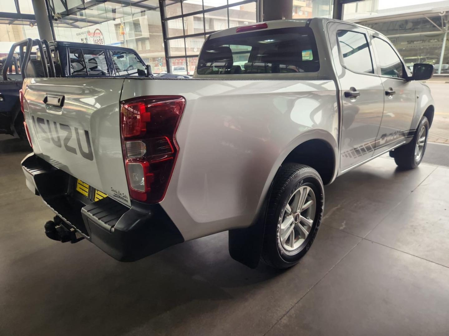 2023 Isuzu D-Max 1.9TD Double Cab L (Manual) image 3